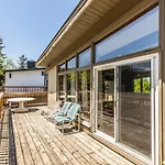 Northview-Blue Mountain-Sauna-Firepit-Balcony-Parking
