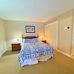 Classy Mountainside Studio