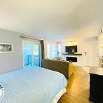 Slopeside Blue Mountain Condo - Wifi, Linens/Towels, Ski In/Out