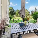 Elegant Sierra Lane Retreat 88780
