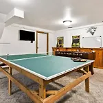 12 Beds Sleep 16 Chalet-Sauna-Hottub-2Min To Blue