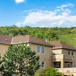 Blue Mountain Chalet Condo With Amazing Location