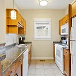 Blue Mountain Getaway Located On Golf Course