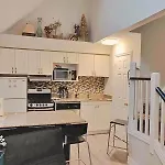 Blue Mountain, Collingwood - Loft Condo, Sleeps 4