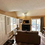 Mountain Loft Suite With Pool And Hot Tub