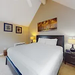 Condo 413 At North Creek Resort By Vacasa