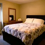 Cozy, 4 Bedroom Chalet, 10 Min Walk To Village