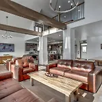 Brand New Luxury Chalet At Blue Mountain Ski Hills, Hot Tub, 7 Baths