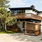 6 Bdrm Cottage At Blue Mountain, Private Beach Access, Hot Tub, Sauna, Bbq, Petfriendly