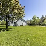 Panoramic-Blue Mountain-Balcony-Sauna-Backyard-King