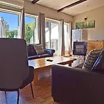 Gateside Chalets 6 Bedroom Hot Tub Near Village