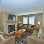 Large Modern Ground Floor Condo At Mountain Walk