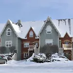 The Blue Escape Blue Mountain Chalet