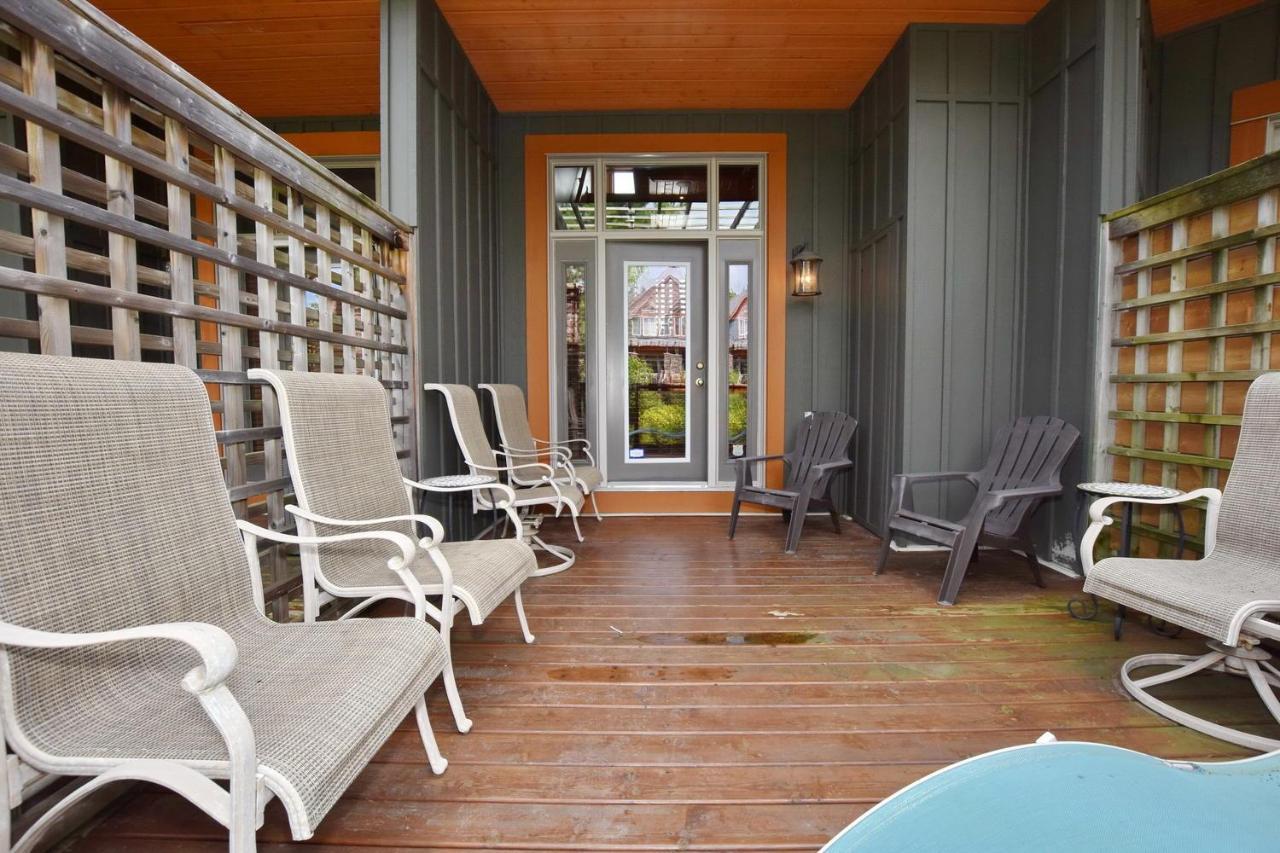 Chalet Blue Mountain-luxurious Blueski George Chalet, Hot Tub, Pool, Gas Fireplace *