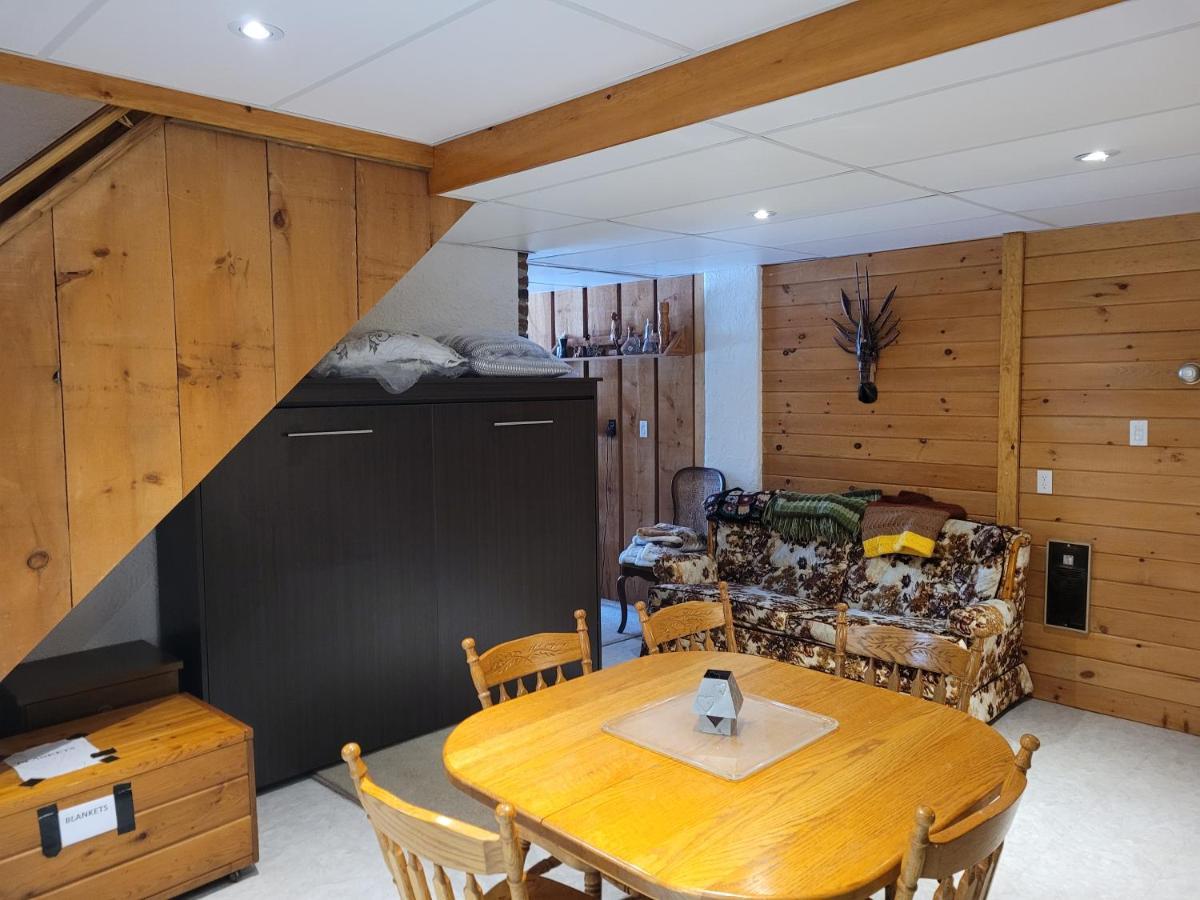Whispering Pines At The Bowering Apartment *