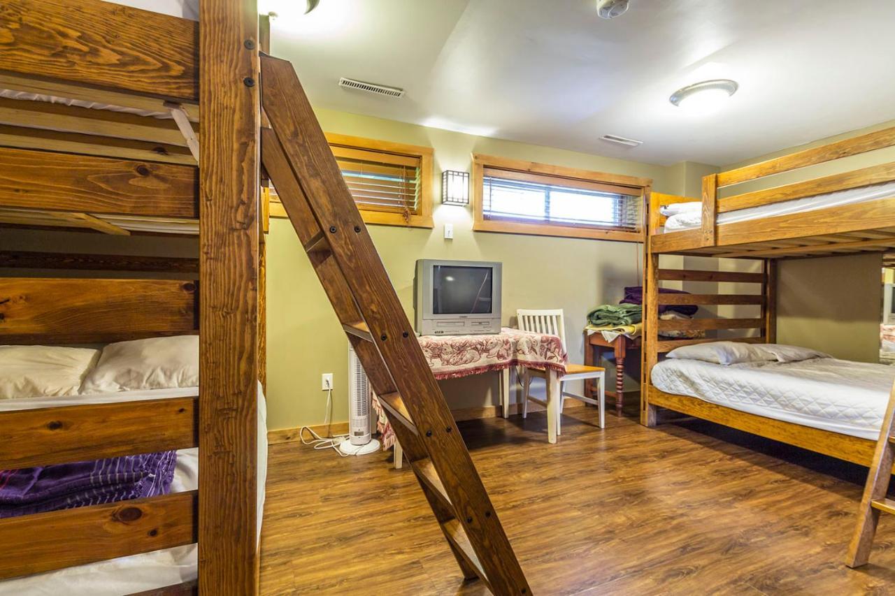 Chalet Northview-blue Mountain-sauna-firepit-balcony-parking