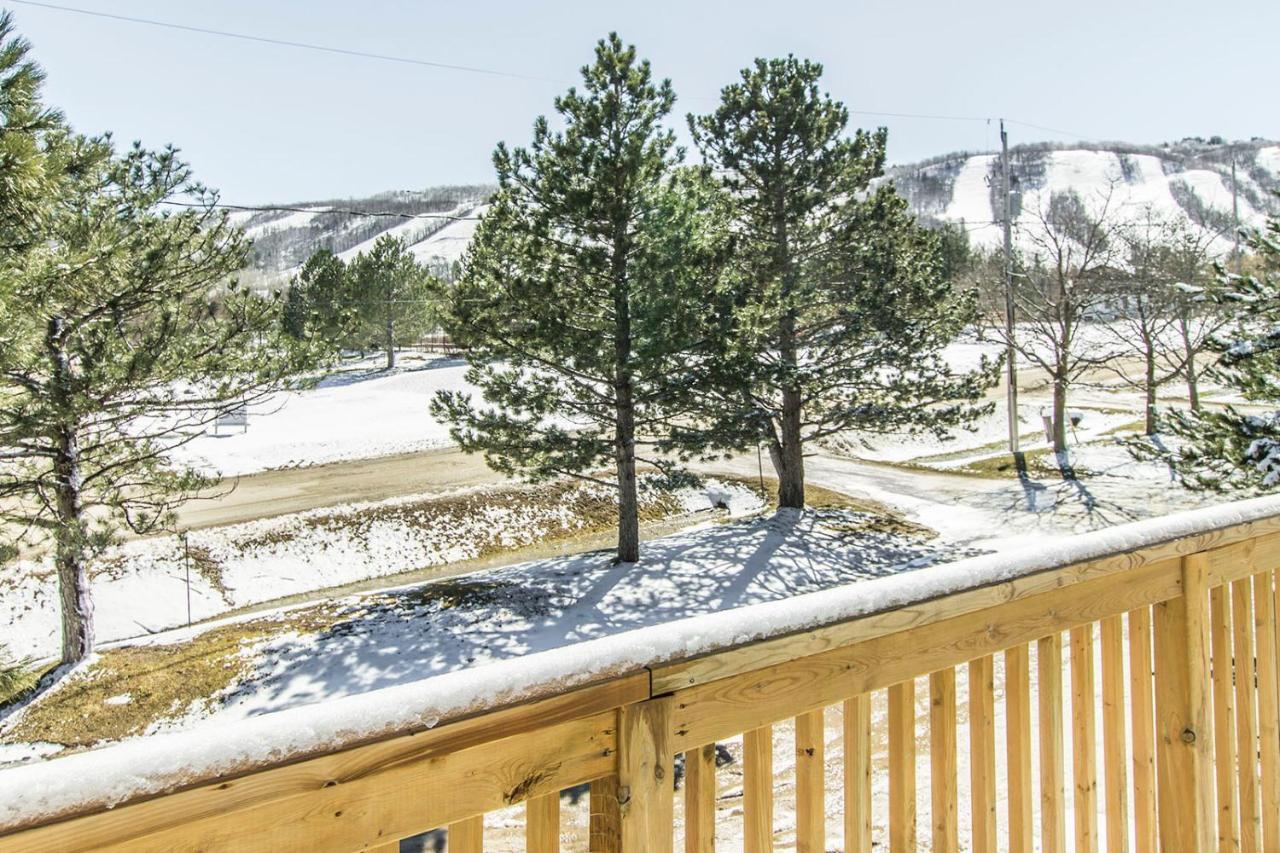 Chalet Northview-blue Mountain-sauna-firepit-balcony-parking *