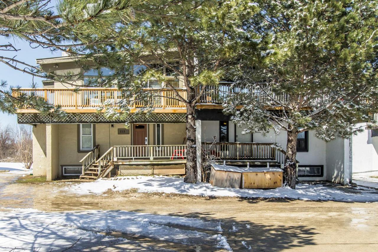 Northview-blue Mountain-sauna-firepit-balcony-parking