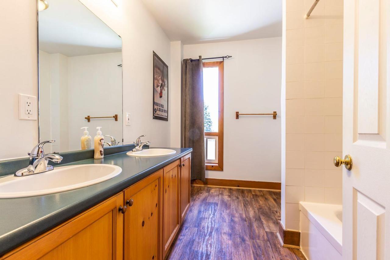 Mountain Trail-smart Tv-self Check-in-full Kitchen-balcony-bbq Chalet