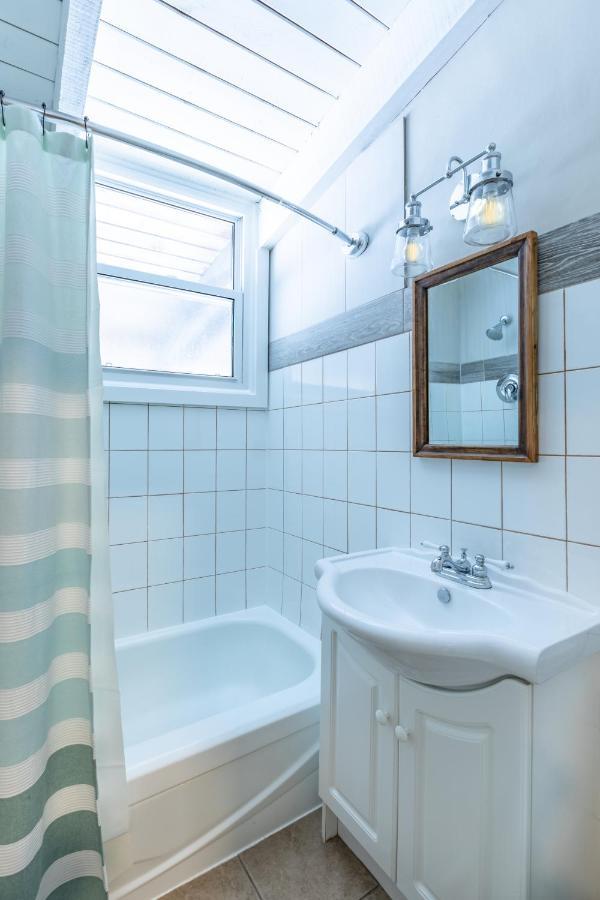 2br Boutique #8 *