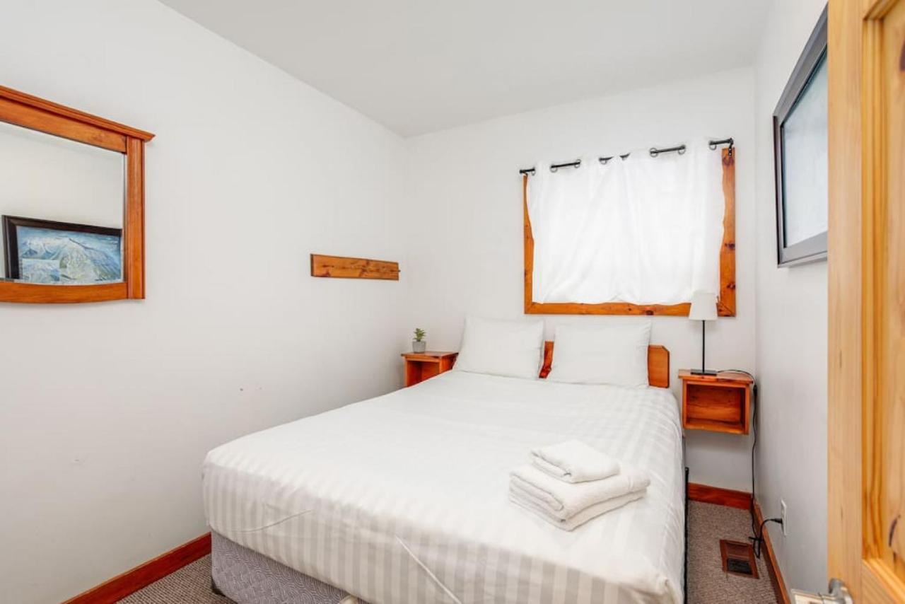 Blue Mtn With A Sauna, Sleeps 20 Chalet