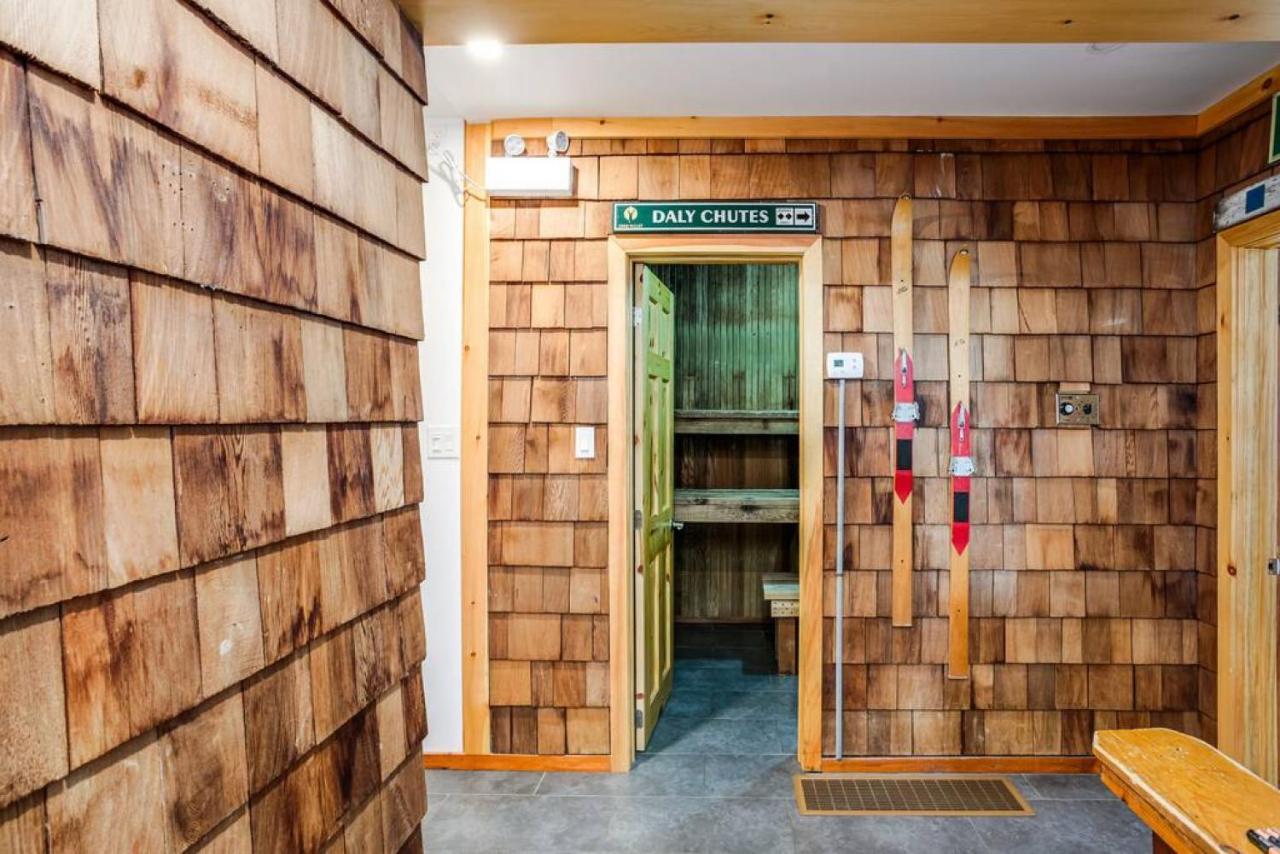 Chalet Blue Mtn With A Sauna, Sleeps 20