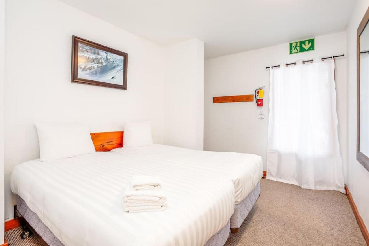 Blue Mtn With A Sauna, Sleeps 20 Chalet *