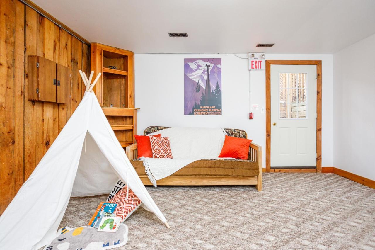 Blue Mtn With A Sauna, Sleeps 20 Chalet *