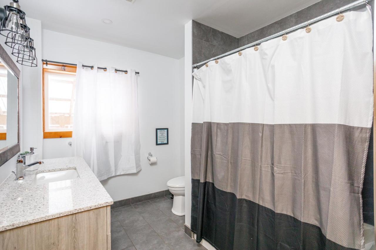 Chalet Blue Mtn With A Sauna, Sleeps 20 *