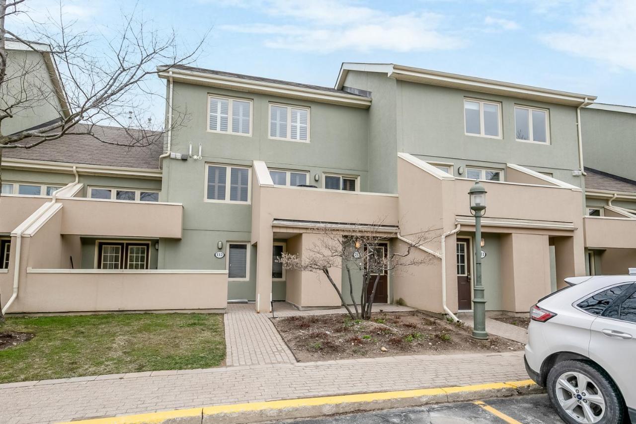 Stunning Townhouse - 3 Bdrm Blue Mountain Village Sauna! Holiday home Blue Mountains