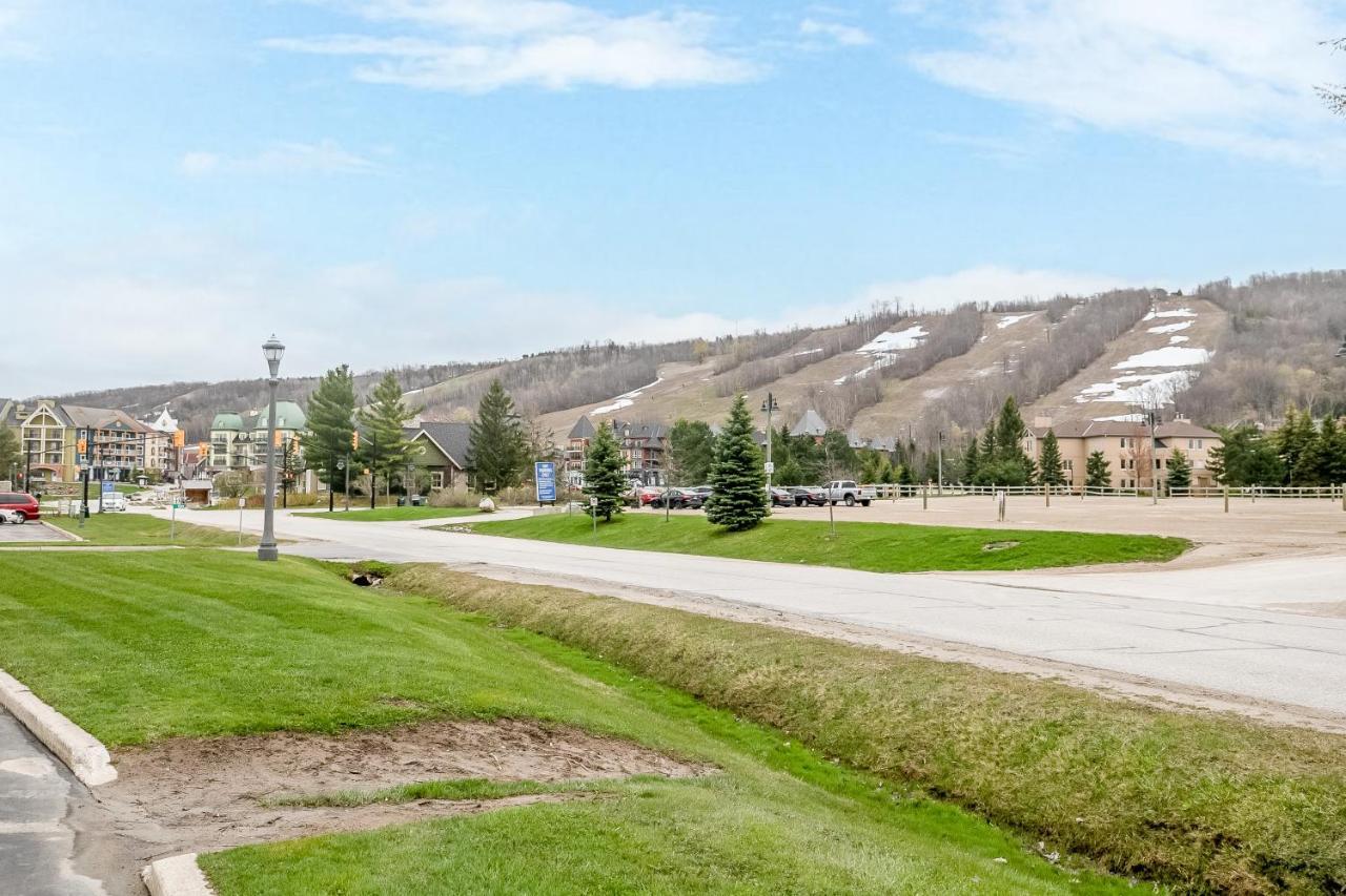 Holiday home Stunning Townhouse - 3 Bdrm Blue Mountain Village Sauna! *