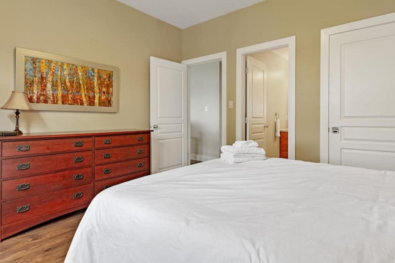 Holiday home Blue Mountain Getaway Located On Golf Course
