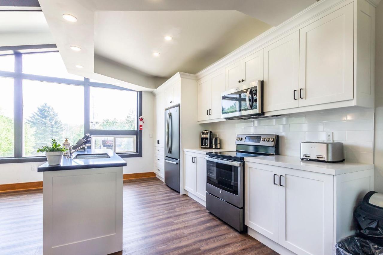Mountain Trail-smart Tv-self Check-in-full Kitchen-balcony-bbq Chalet *