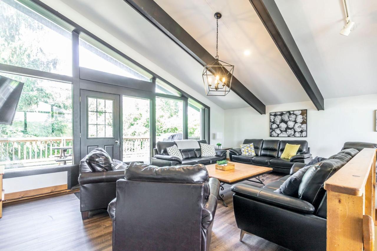 Mountain Trail-smart Tv-self Check-in-full Kitchen-balcony-bbq Chalet *