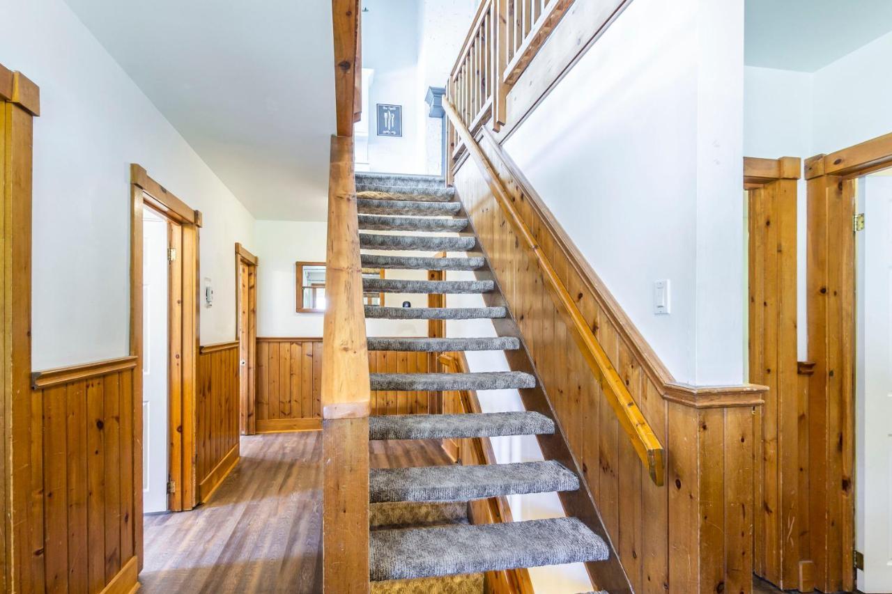 Chalet Mountain Trail-smart Tv-self Check-in-full Kitchen-balcony-bbq Blue Mountains
