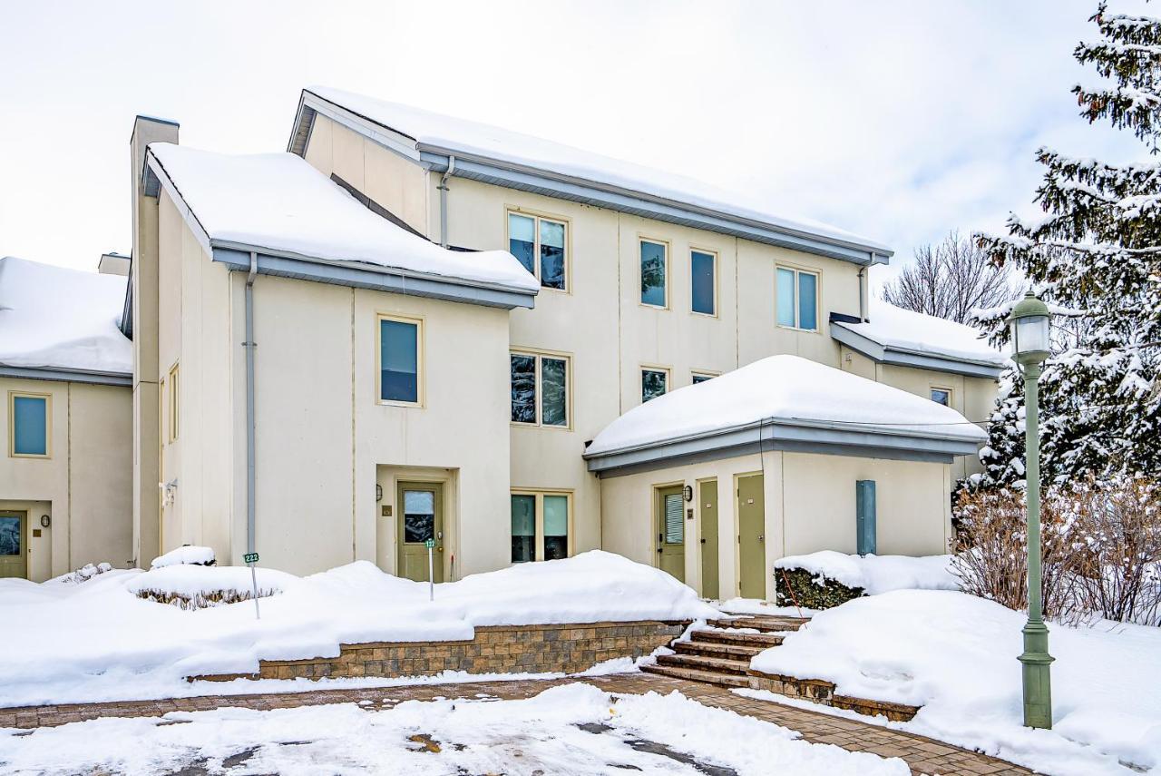 Holiday home Luxurious Blue Mountain 3br & 3bth Walk-in To Village