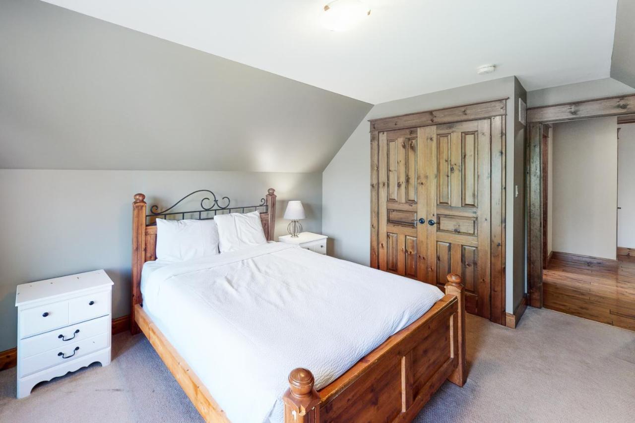 Lucille 109 Chalet Blue Mountains
