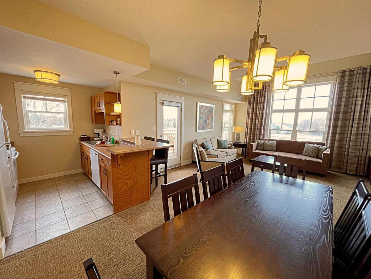 Apartment Spacious Blue Mountain 2 Storey - Wifi, Pool, Close To The Village & Golf *