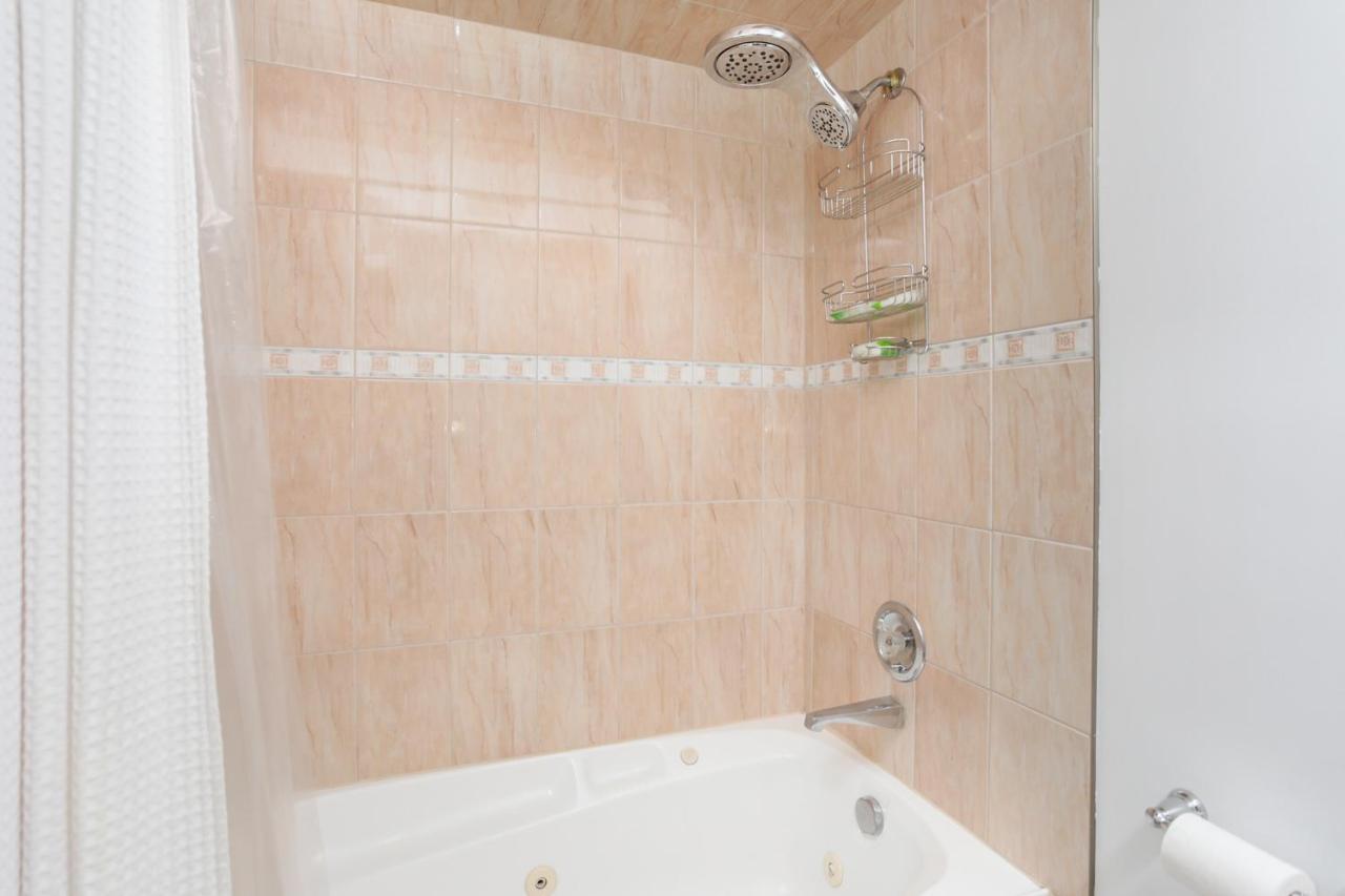 In Out 1 Bedroom Sleeps 6 Cachet Crossing
