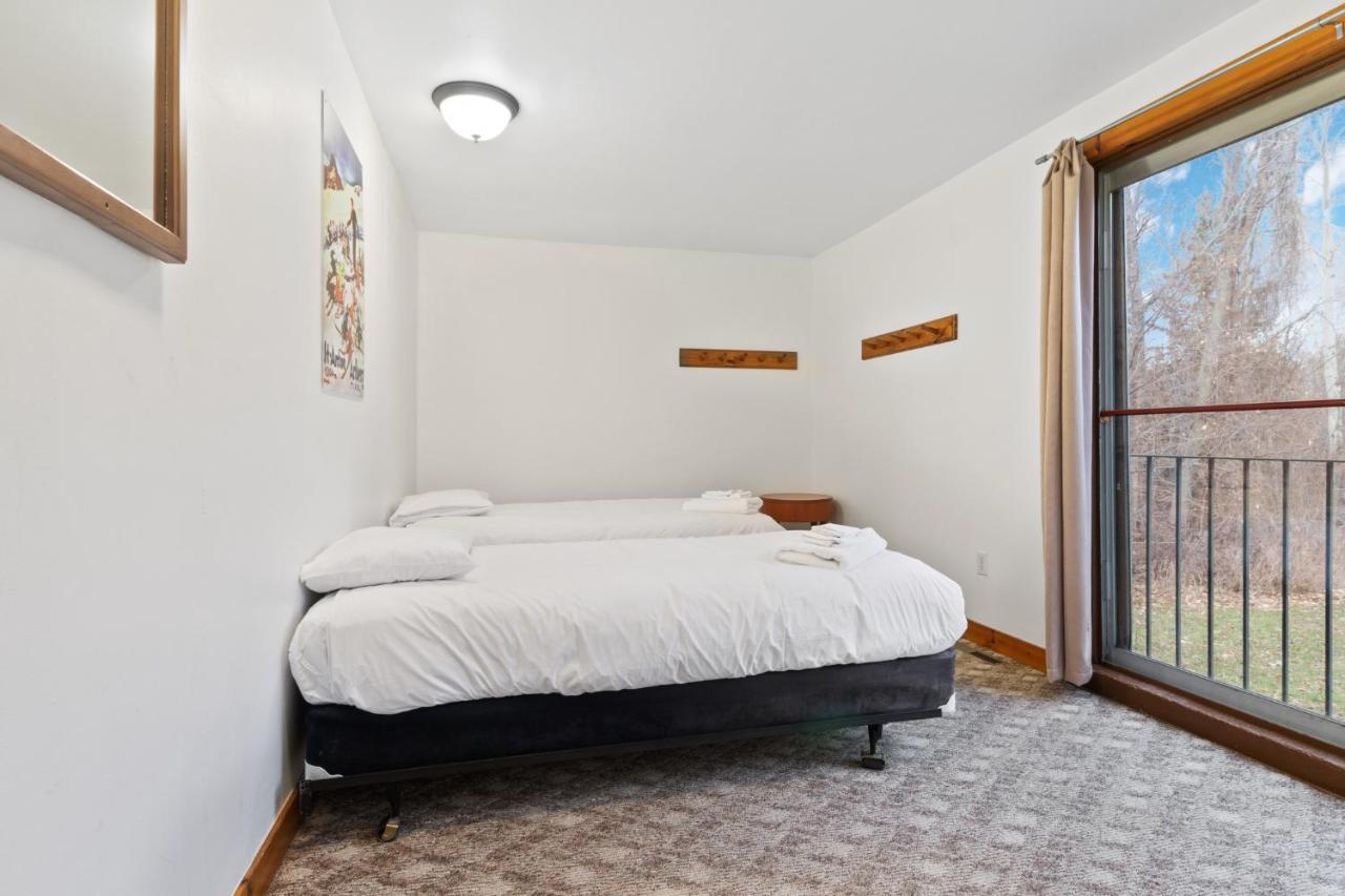 Chalet 12 Beds Sleep 16 Chalet-sauna-hottub-2min To Blue Blue Mountains