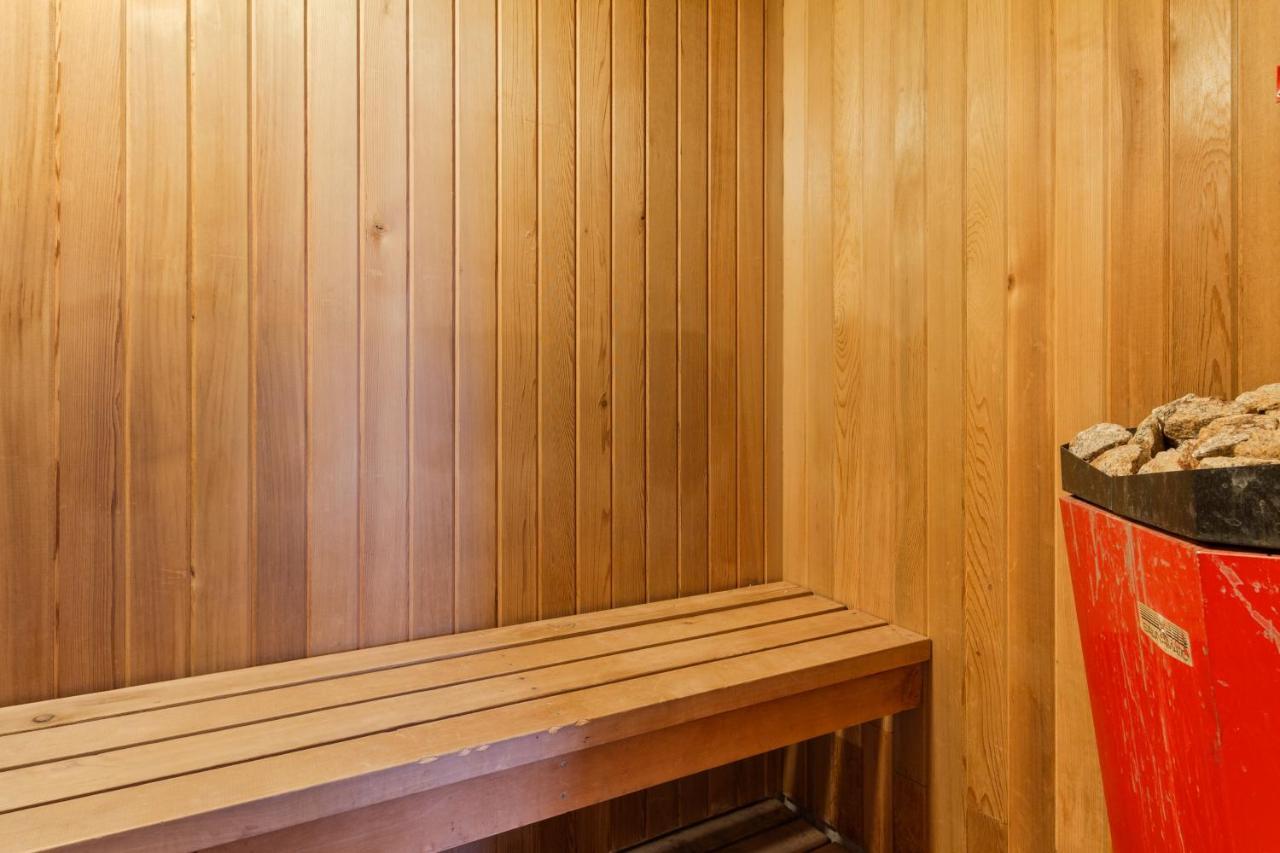 Lovely 3 Bedroom Wintergreen Retreat W Sauna Holiday home *
