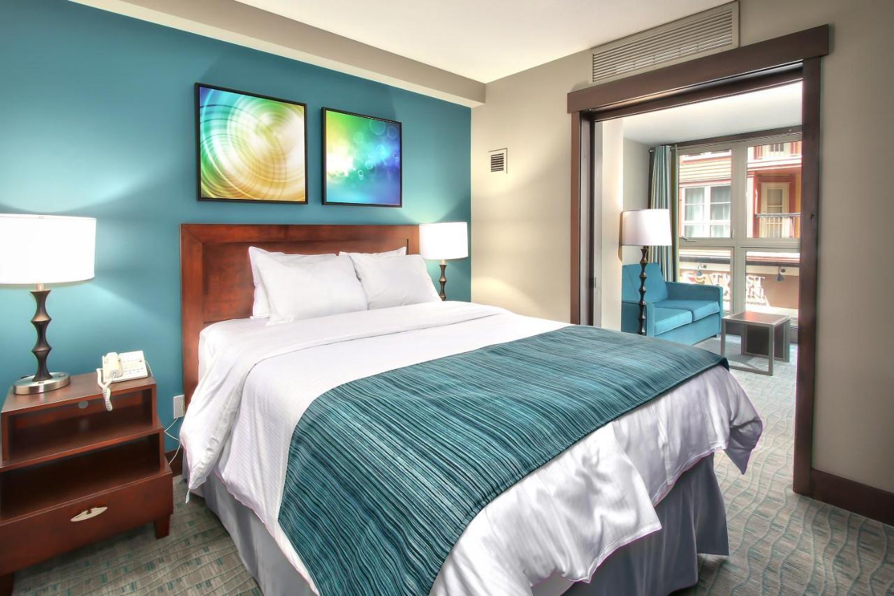 Hotel Blue Mountain Mosaic
