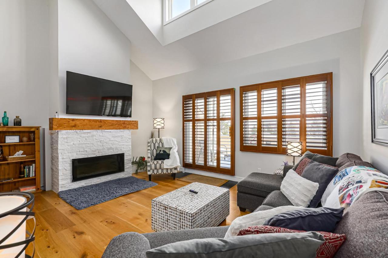 Stunning Townhouse - 3 Bdrm Blue Mountain Village Sauna! * Blue Mountains