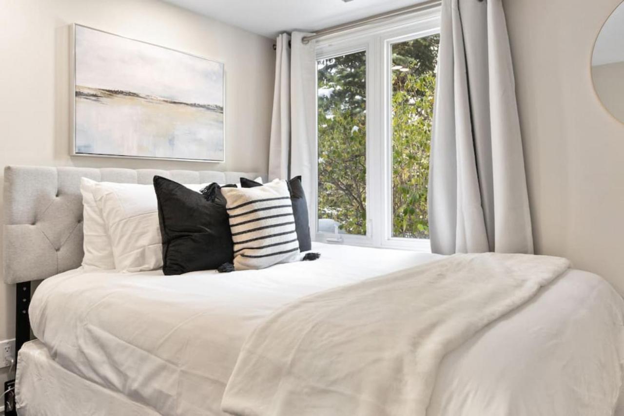 Blue Mountain With Amazing Location *