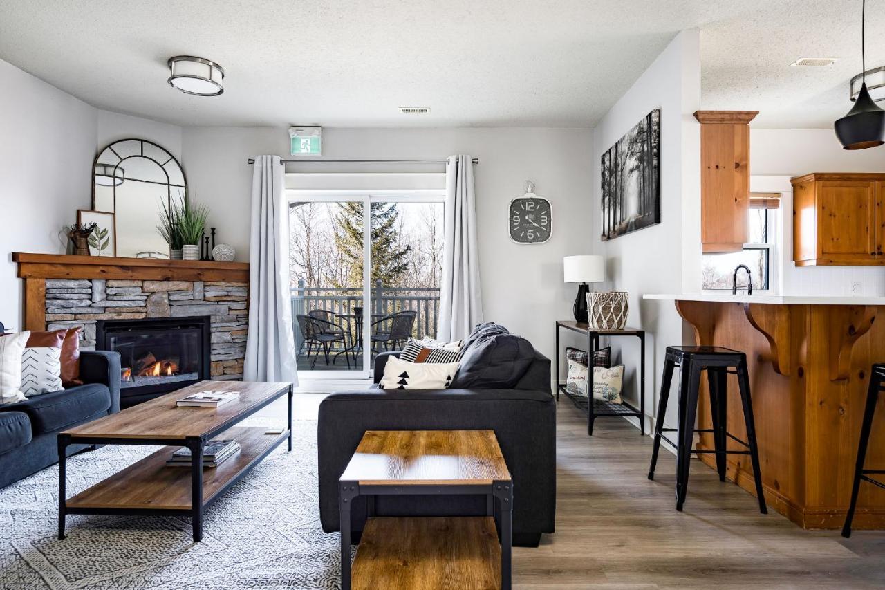 Beautiful & Bright 3 Bed Townhome Near Village *