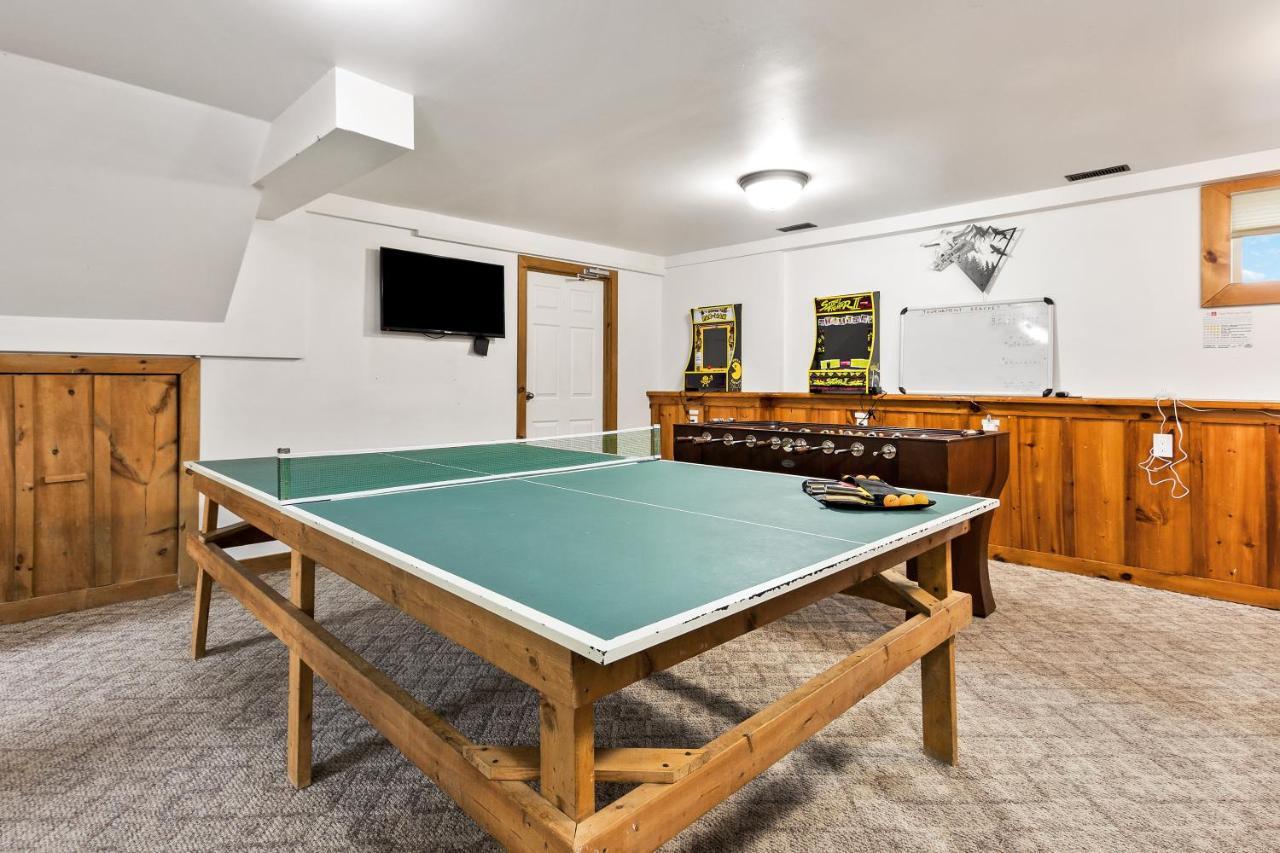 12 Beds Sleep 16 Chalet-sauna-hottub-2min To Blue