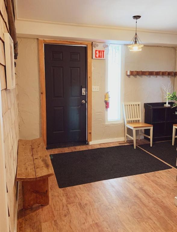 Chalet Mountain View-backyard-air-conditioning-bbq-15mins Walk Blue Mountain Village *