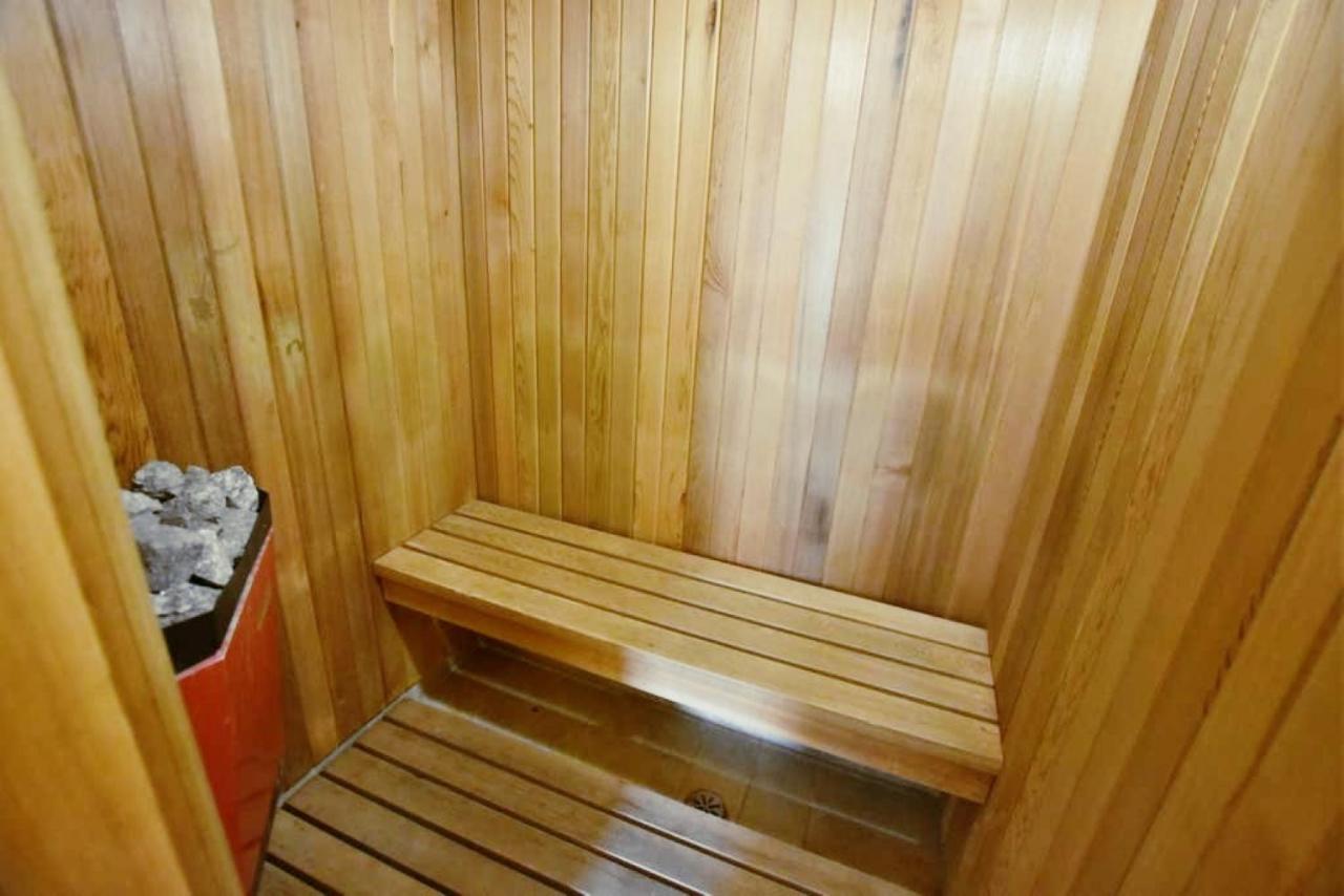 Chalet Spacious Chalet Close To The Village & Golf *