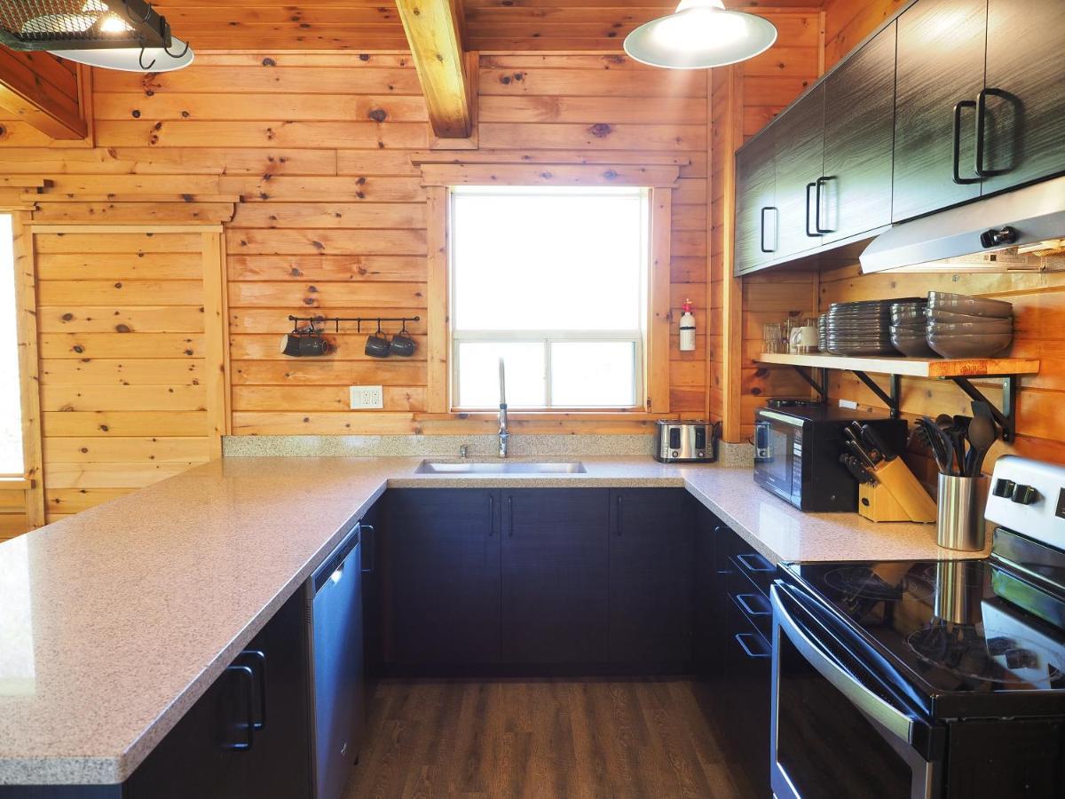 Chalet Gateside Modern Rustic 6-bedroom With Hot Tub, Near The Village Blue Mountains
