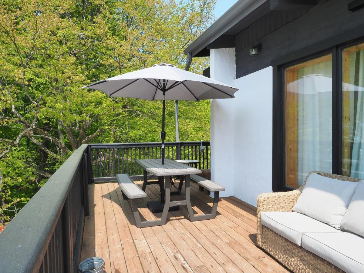 Gateside Modern Rustic 6-bedroom With Hot Tub, Near The Village Chalet *